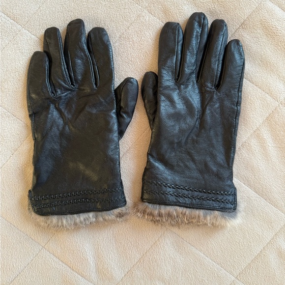 Other - Black Leather Gloves with Fur Trim